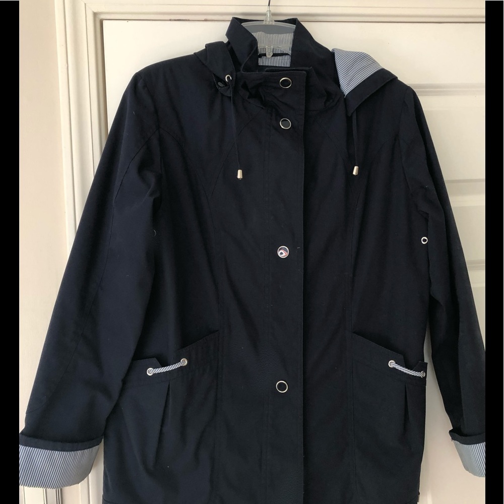 Mackintosh New England water resistant jacket, size M, navy blue